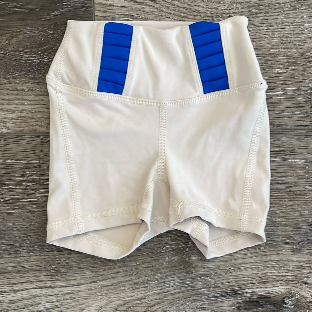 Five girls shorts EUC size L